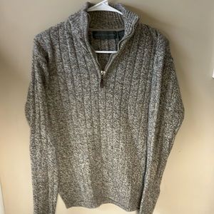Oscar de la Renta. Khaki quarter zip sweater. Large.